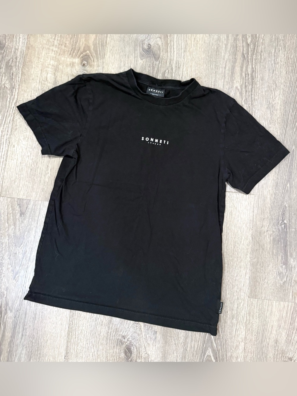 •SONNETI• TEE